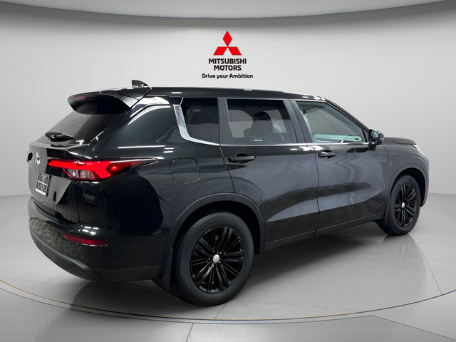 2022 Mitsubishi Outlander ES