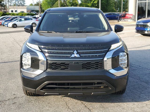 2022 Mitsubishi Outlander ES