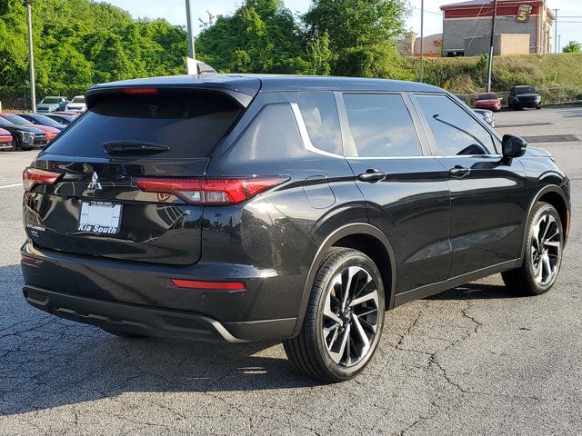 2022 Mitsubishi Outlander ES