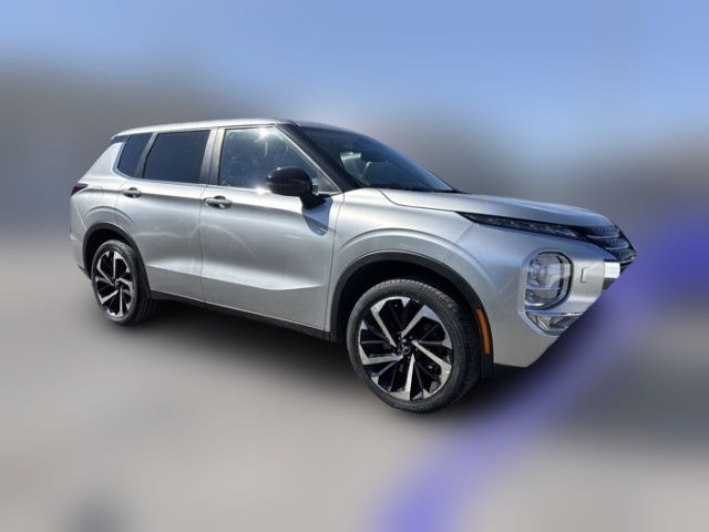2022 Mitsubishi Outlander ES