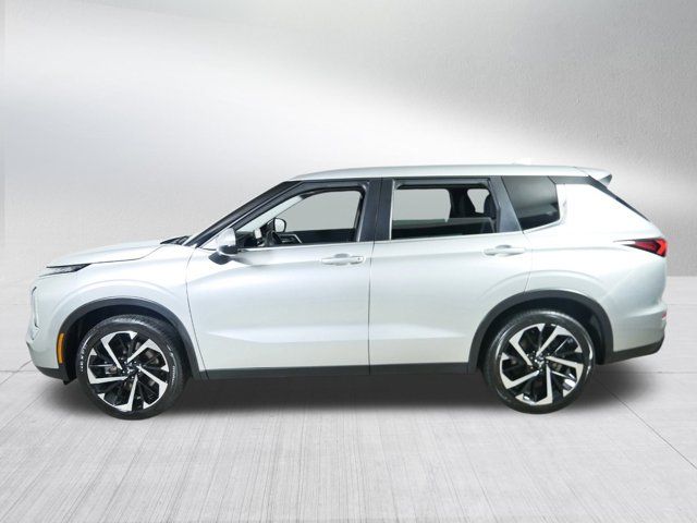 2022 Mitsubishi Outlander ES