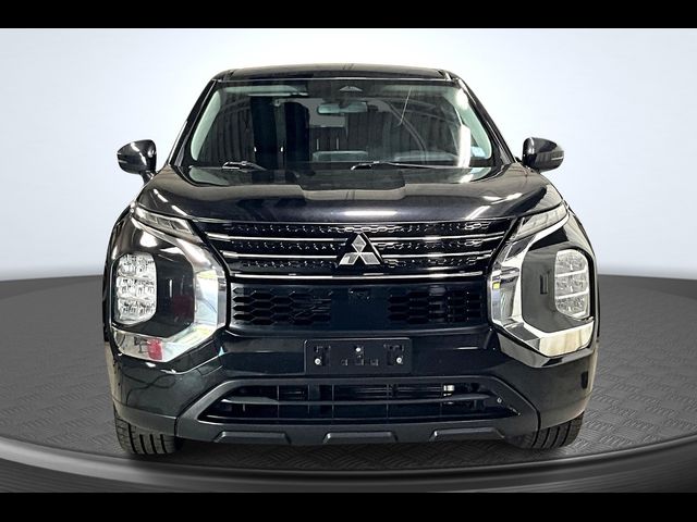 2022 Mitsubishi Outlander ES