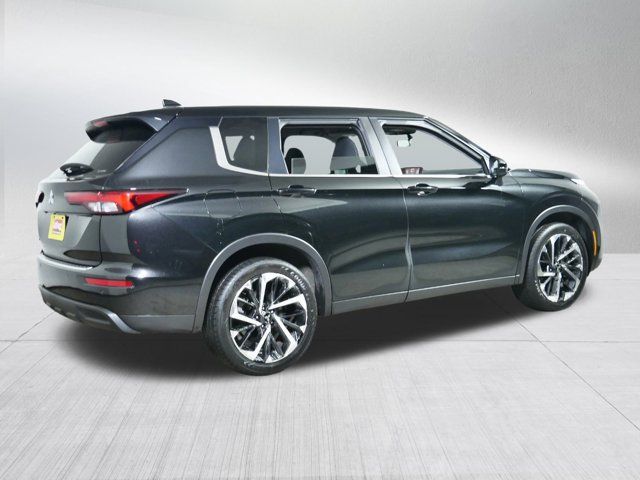 2022 Mitsubishi Outlander ES