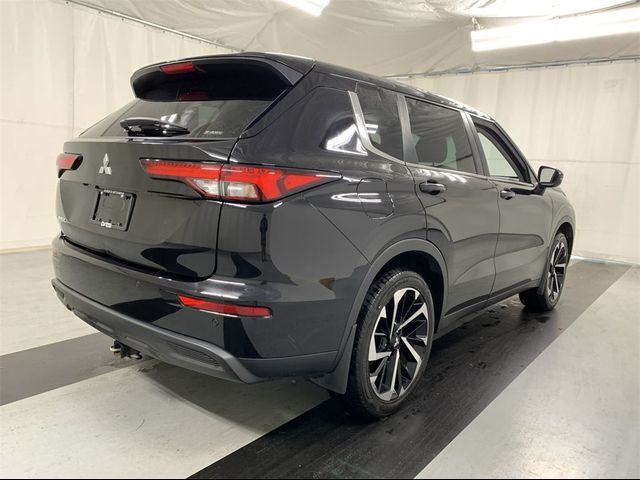 2022 Mitsubishi Outlander ES