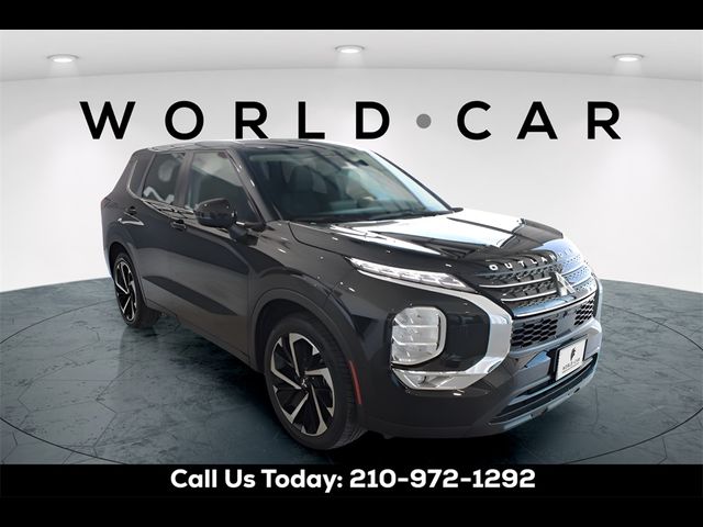 2022 Mitsubishi Outlander ES