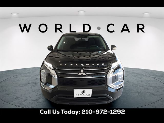 2022 Mitsubishi Outlander ES