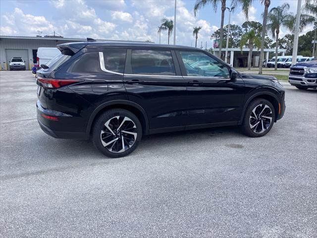2022 Mitsubishi Outlander ES