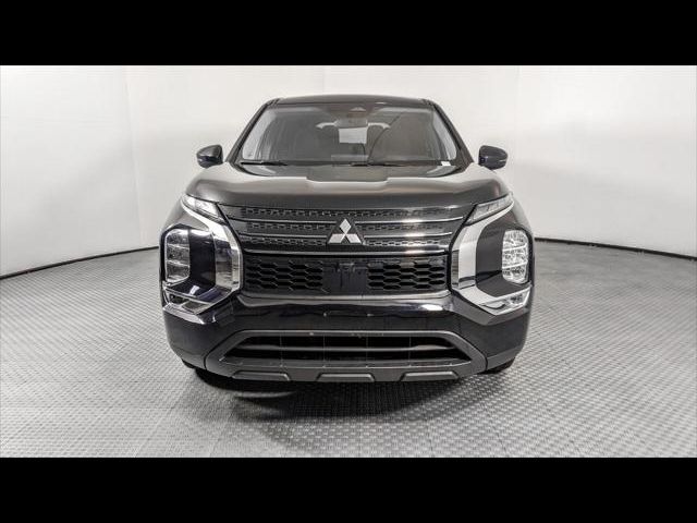 2022 Mitsubishi Outlander ES