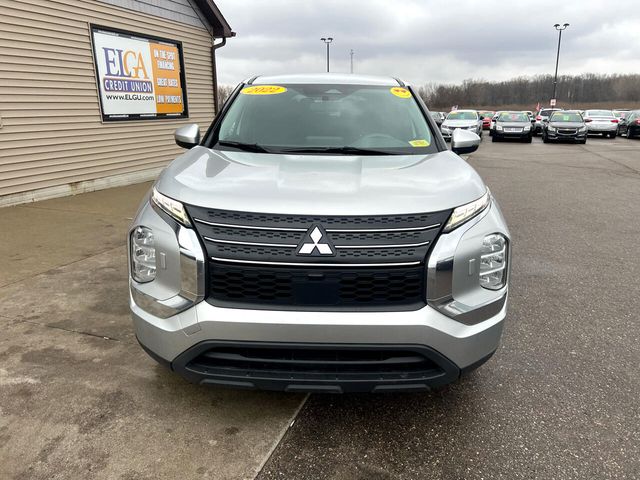 2022 Mitsubishi Outlander ES