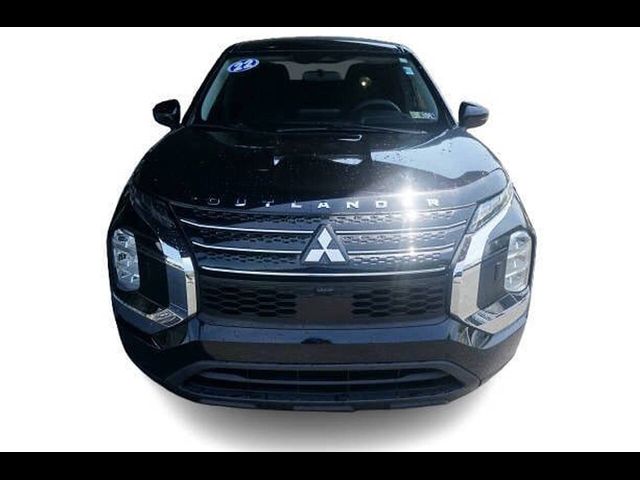 2022 Mitsubishi Outlander ES