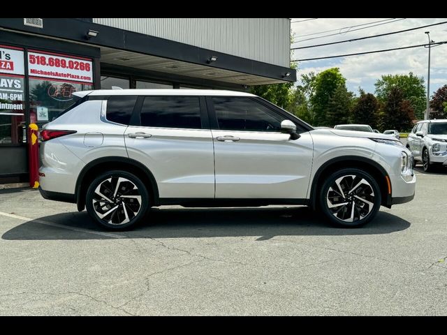 2022 Mitsubishi Outlander ES