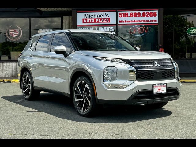 2022 Mitsubishi Outlander ES