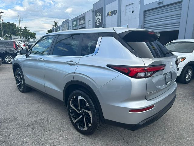 2022 Mitsubishi Outlander ES