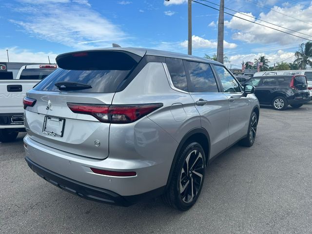 2022 Mitsubishi Outlander ES