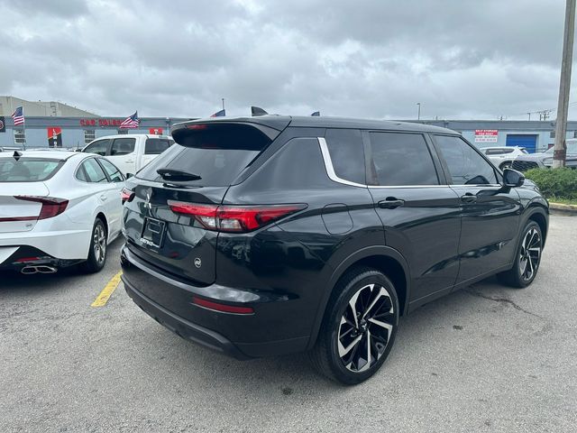 2022 Mitsubishi Outlander ES