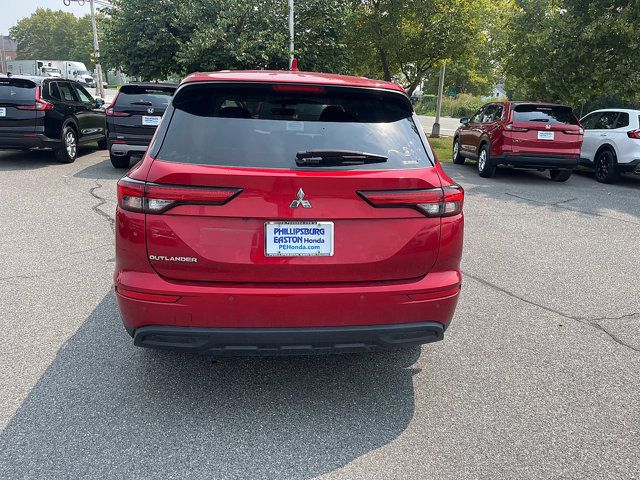 2022 Mitsubishi Outlander ES