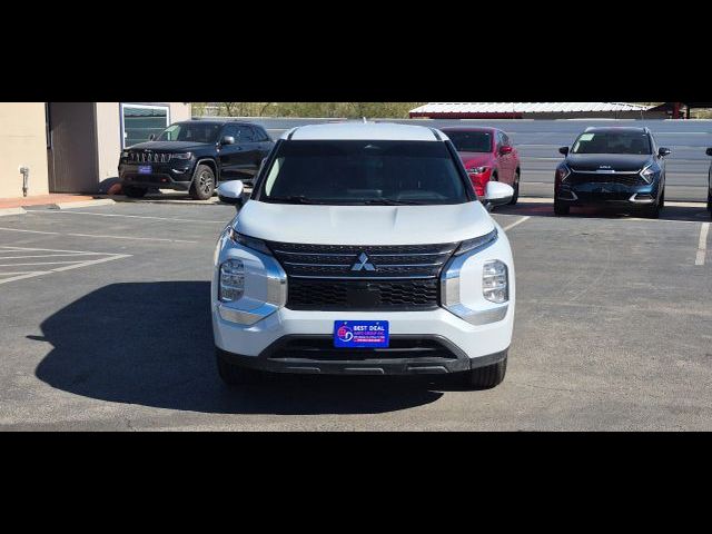 2022 Mitsubishi Outlander ES