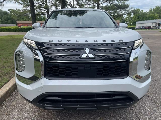 2022 Mitsubishi Outlander ES