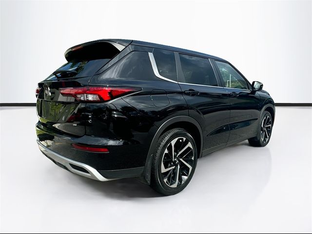 2022 Mitsubishi Outlander SE