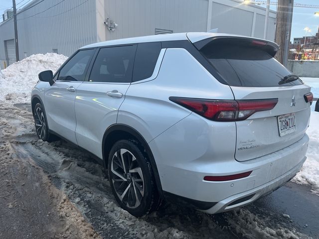 2022 Mitsubishi Outlander SE