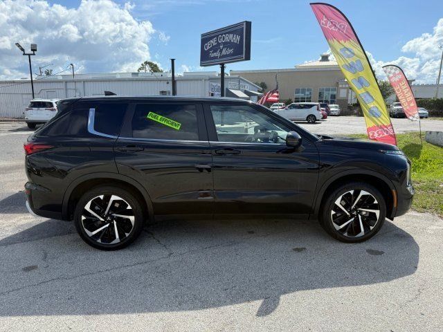 2022 Mitsubishi Outlander SE