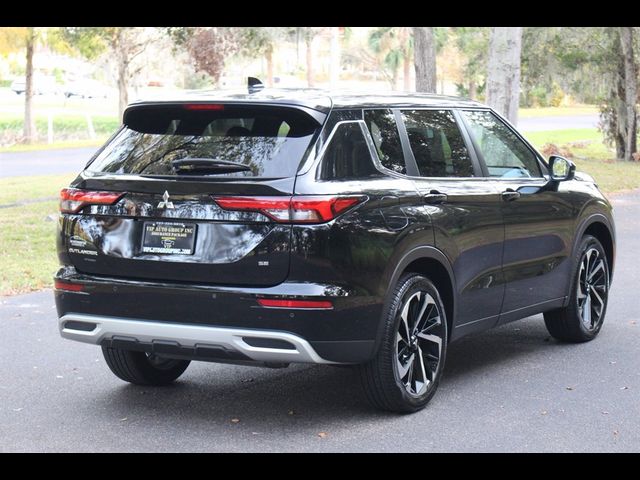 2022 Mitsubishi Outlander SE