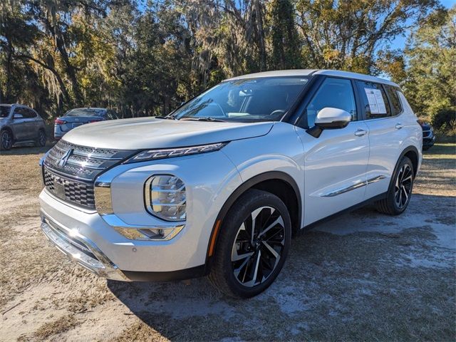 2022 Mitsubishi Outlander SE