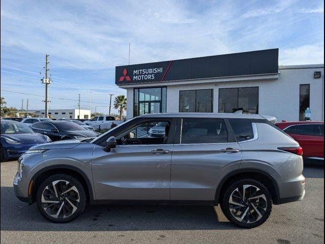 2022 Mitsubishi Outlander SE