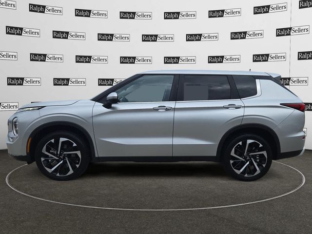 2022 Mitsubishi Outlander SE