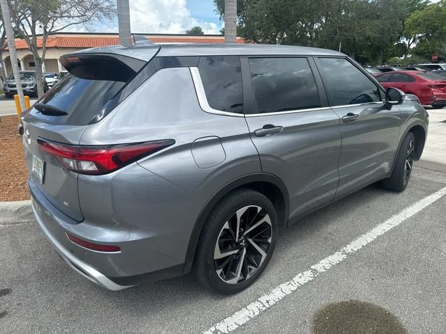 2022 Mitsubishi Outlander SE