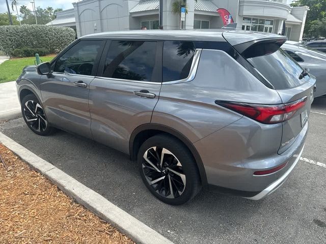 2022 Mitsubishi Outlander SE