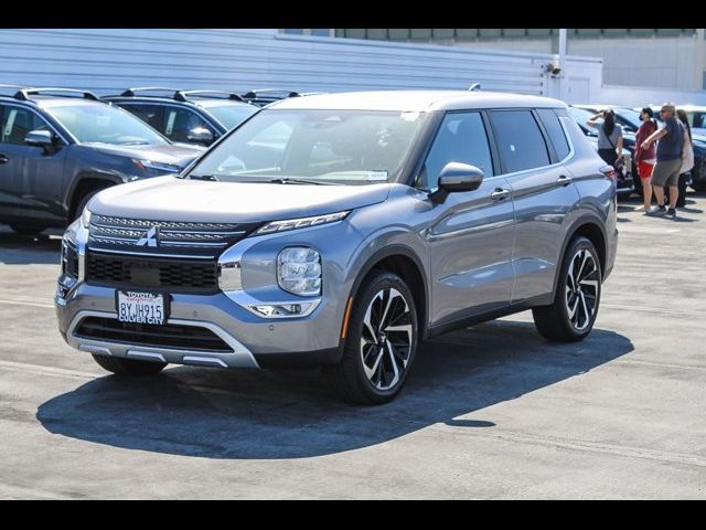 2022 Mitsubishi Outlander SE