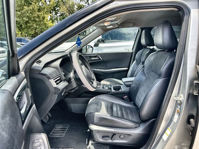 2022 Mitsubishi Outlander SE