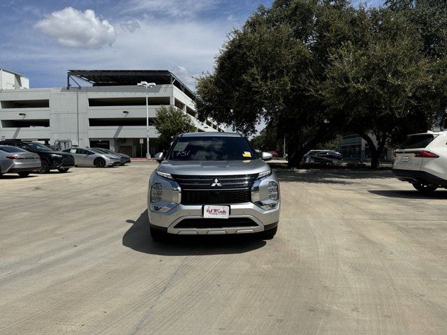 2022 Mitsubishi Outlander SE