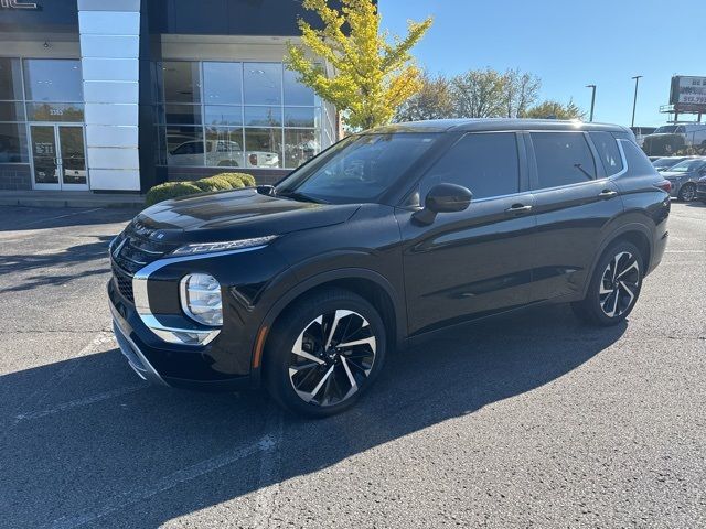 2022 Mitsubishi Outlander SE