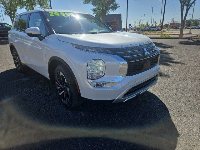 2022 Mitsubishi Outlander SE