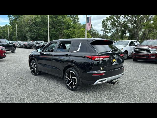 2022 Mitsubishi Outlander SE