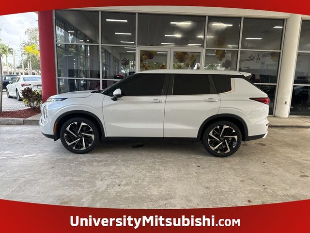 2022 Mitsubishi Outlander SE