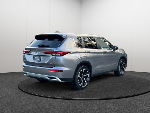 2022 Mitsubishi Outlander SE