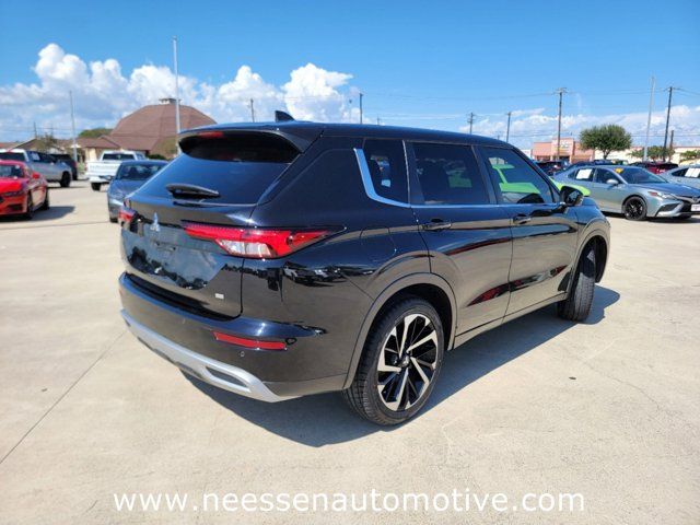 2022 Mitsubishi Outlander SE