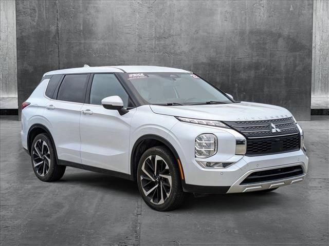 2022 Mitsubishi Outlander SE