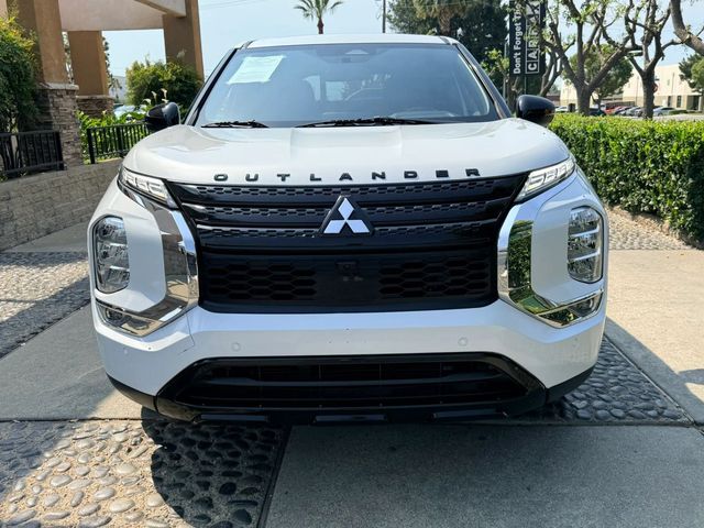 2022 Mitsubishi Outlander SE