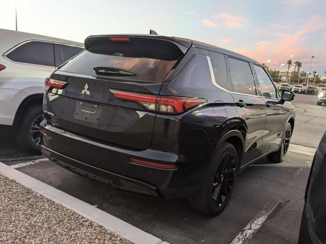 2022 Mitsubishi Outlander SE