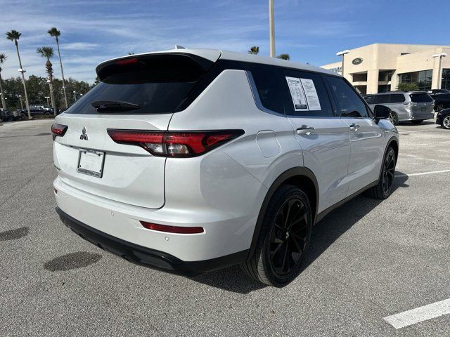 2022 Mitsubishi Outlander SE