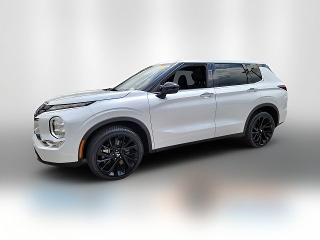 2022 Mitsubishi Outlander SE