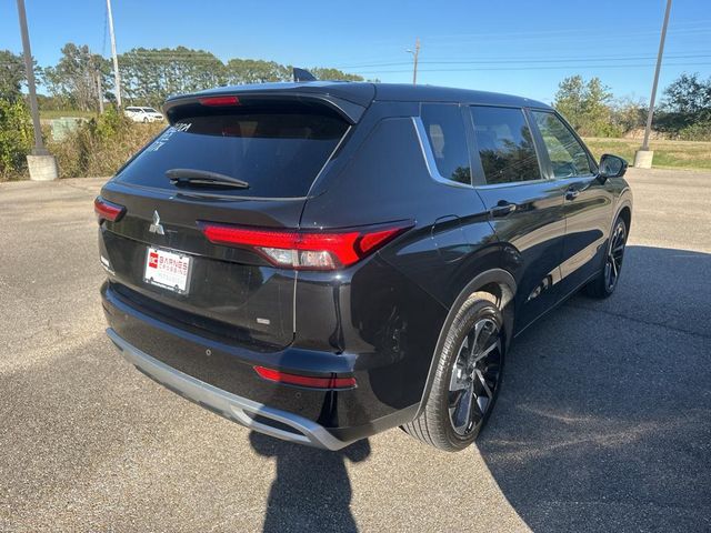 2022 Mitsubishi Outlander SE