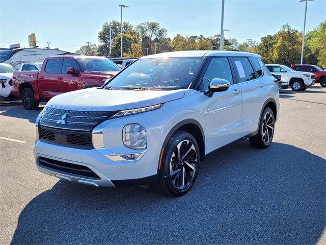 2022 Mitsubishi Outlander SE