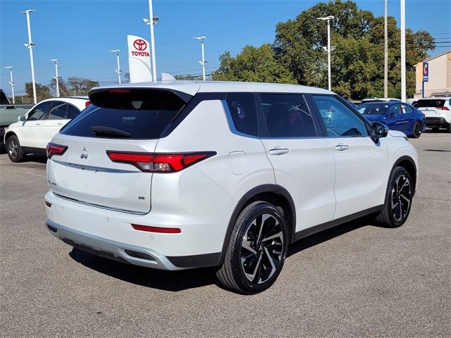 2022 Mitsubishi Outlander SE