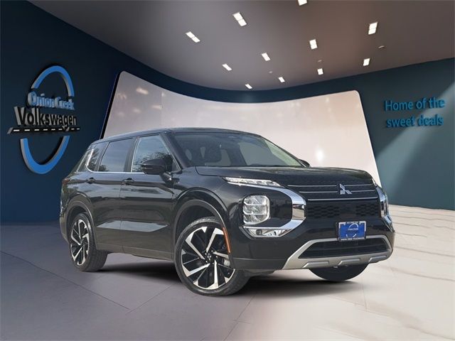 2022 Mitsubishi Outlander SE