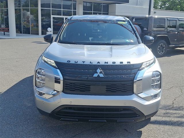 2022 Mitsubishi Outlander SE